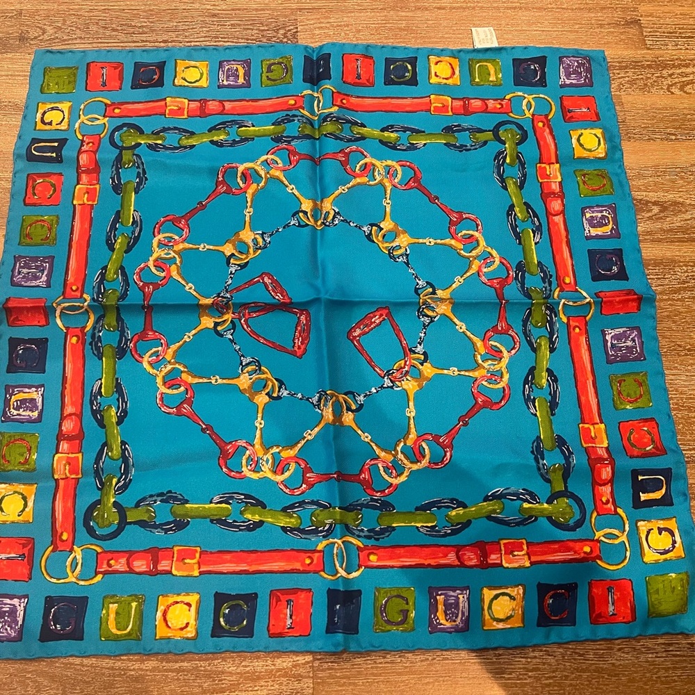 Gucci Multicolor Chain Pattern Handkerchief - Picture 2 of 2